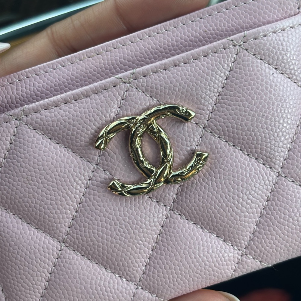 CHANEL Light Pink Quilted Card Case with Gold Logo - Picture 10 of 10